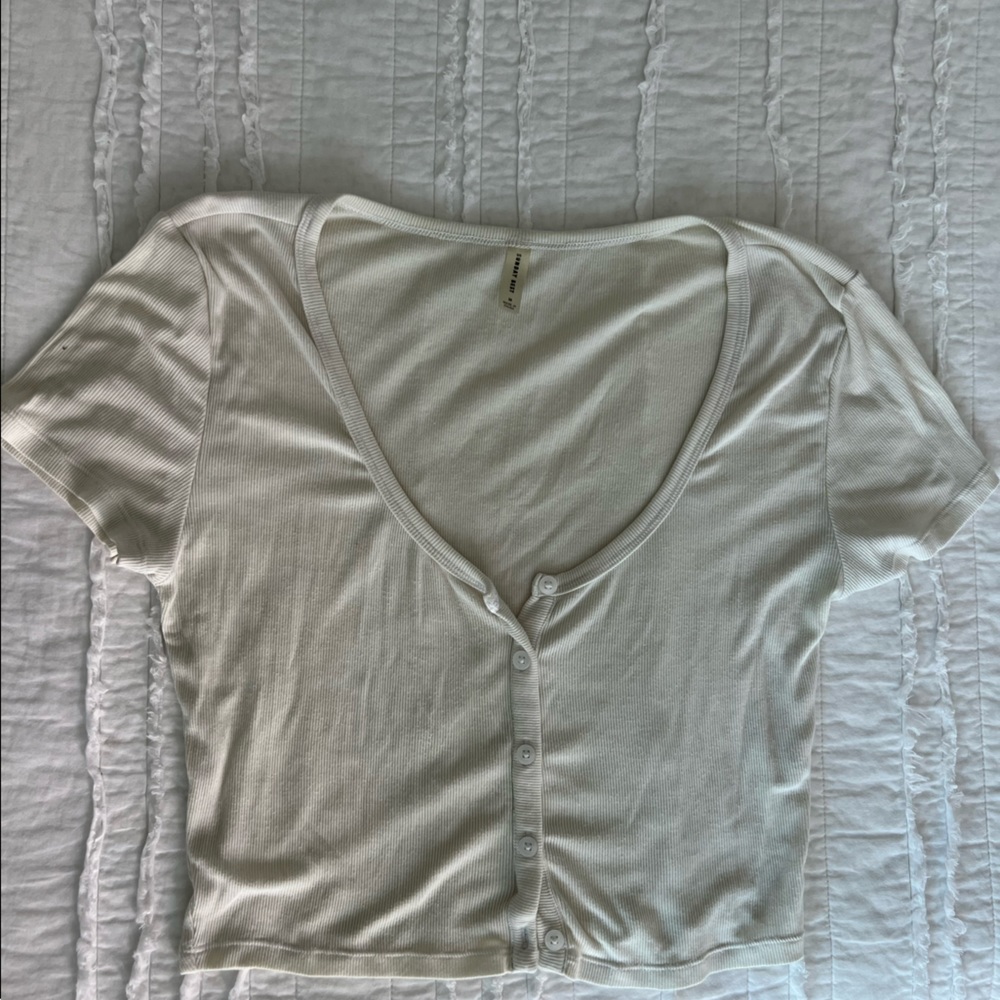 cream colored crop tee